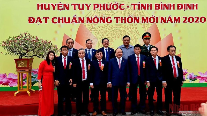  Chủ tịch nước Nguyễn Xuân Phúc dự lễ công bố huyện Tuy Phước đạt chuẩn nông thôn mới 