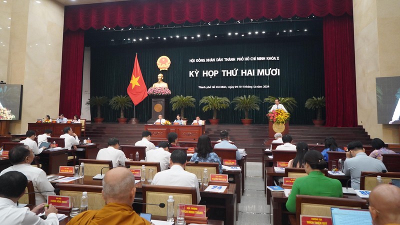 NDO -  Báo cáo tại kỳ họp thứ 20, Hội đồng nhân dân Thành phố Hồ Chí Minh khóa 20, nhiệm kỳ 2021-2026, Ủy ban nhân dân Thành phố Hồ Chí Minh cho biết, từ đầu năm 2024, Sở Tài chính đã trình Ủy ban nhân dân thành phố và Bộ Tài chính phê duyệt phương án xử lý 12.915 địa chỉ nhà, đất. Trong đó, có 10.853 địa chỉ do thành phố quản lý và 2.062 địa chỉ do Trung ương quản lý.