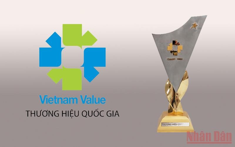 NDO -  Phó Thủ tướng Lê Văn Thành yêu cầu Bộ Nội vụ chủ trì, phối hợp với Bộ Công thương và các cơ quan liên quan rà soát thực trạng và có giải pháp quản lý nhà nước đối với các hoạt động xét thưởng, vinh danh có liên quan đến thương hiệu sản phẩm, thương hiệu doanh nghiệp, bảo đảm các tổ chức liên quan thực hiện theo đúng tiêu chuẩn, điều kiện và thẩm quyền quy định.