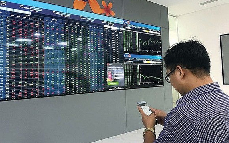  Nhóm cổ phiếu thép khởi sắc, VN-Index vẫn giảm nhẹ 