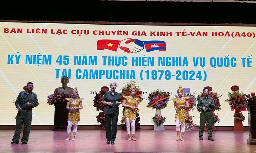 (ĐCSVN) - Những năm tháng chiến đấu bảo vệ thành quả cách mạng và hết lòng hỗ trợ nhân dân Campuchia đã minh chứng việc làm đầy ý nghĩa, trong sáng, vô tư, chí nghĩa chí tình của Đoàn chuyên gia, thể hiện sáng ngời chủ nghĩa anh hùng cách mạng và đóng góp tích cực vào sự nghiệp quốc tế cao cả giúp cách mạng Campuchia trong thế kỷ 20, góp phần viết thêm những trang sử hào hùng của dân tộc.