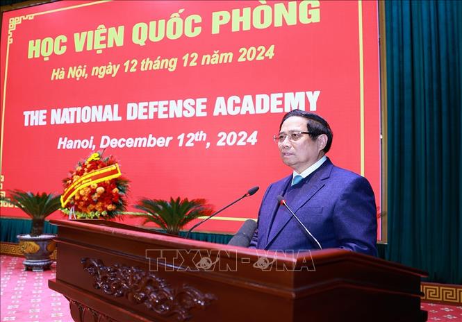 (ĐCSVN) - Thủ tướng Chính phủ yêu cầu Học viện Quốc phòng tiếp tục quán triệt, triển khai nghiêm túc, hiệu quả chủ trương, đường lối của Đảng, chính sách, pháp luật của Nhà nước về quân sự, quốc phòng, an ninh.