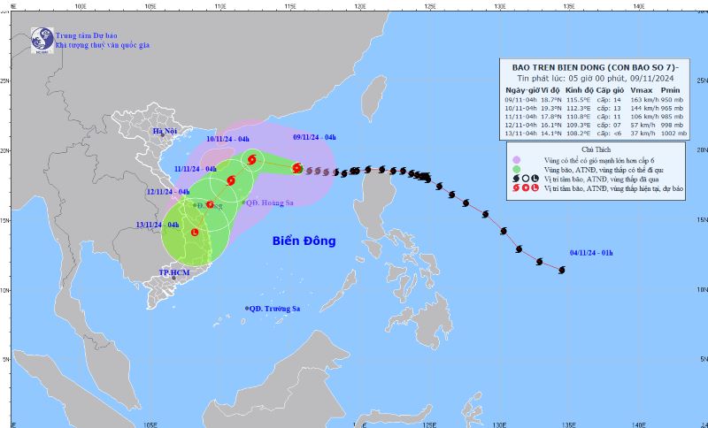 (ĐCSVN) -  Bão số 7 (Yinxing) cách quần đảo Hoàng Sa khoảng 480km về phía Đông Bắc. Sức gió mạnh nhất vùng gần tâm bão mạnh cấp 14, giật cấp 17. Ảnh hưởng của bão, khu vực Bắc Biển Đông gió mạnh cấp 8-11, vùng gần tâm bão đi qua cấp 12-14, giật cấp 17, biển động dữ dội.