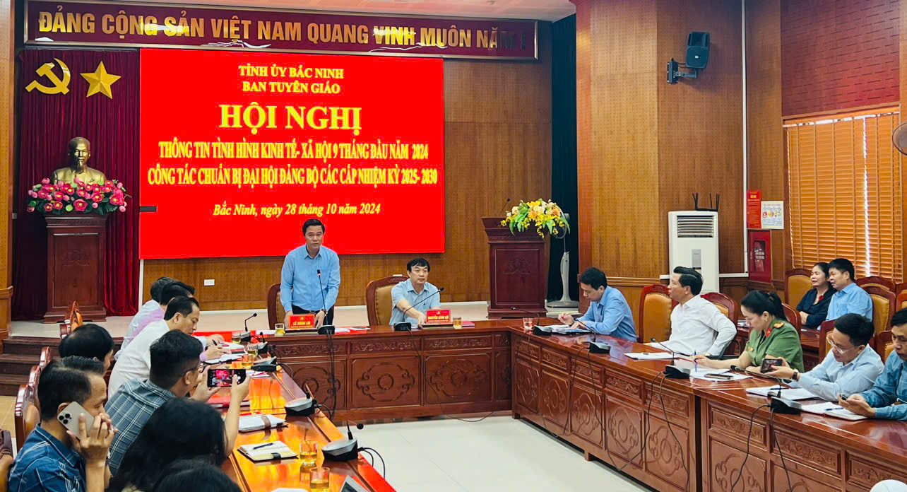 (ĐCSVN) - Đại hội đại biểu Đảng bộ tỉnh Bắc Ninh lần thứ XXI dự kiến tổ chức vào tháng 9/2025. Các Đảng bộ trực thuộc Đảng bộ tỉnh (11 đầu mối) chọn 1-2 tổ chức cơ sở đảng tổ chức Đại hội điểm.