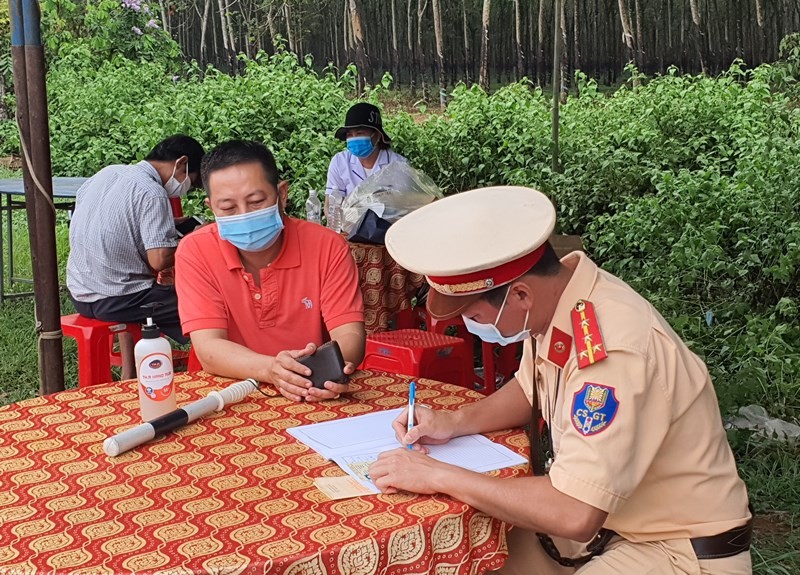  TP Vũng Tàu tạm đình chỉ công tác Bí thư, Chủ tịch phường vì chống dịch thiếu sâu sát 