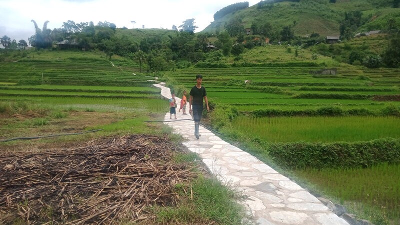 Cũng như nhiều địa phương khác, đồng bào dân tộc thiểu số trên địa bàn tỉnh Thái Nguyên chủ yếu sinh sống ở miền núi, nơi đất rộng, người thưa, nhưng nhiều hộ thiếu đất ở, đất sản xuất. Đây là một trong những nguyên nhân trực tiếp dẫn đến khó thoát nghèo bền vững.