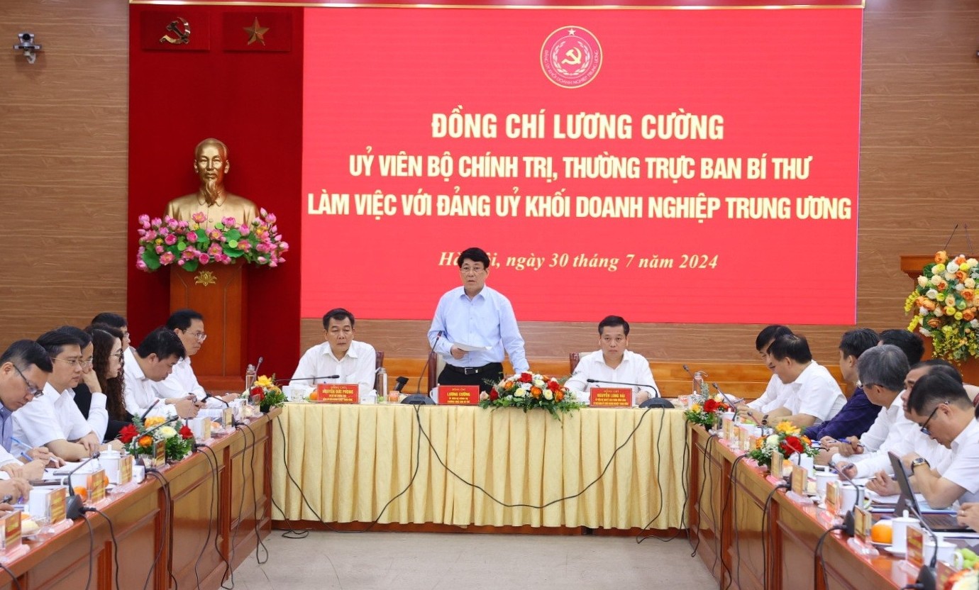 (ĐCSVN) - Thường trực Ban Bí thư Lương Cường yêu cầu Đảng ủy Khối Doanh nghiệp Trung ương và các cấp ủy tổ chức quán triệt, cụ thể hóa để triển khai Chỉ thị số 35-CT/TW của Bộ Chính trị về đại hội đảng bộ các cấp tiến tới Đại hội đại biểu toàn quốc lần thứ XIV của Đảng; chuẩn bị tốt công tác nhân sự cấp ủy...