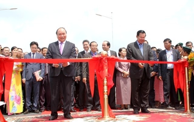  Thúc đẩy quan hệ đoàn kết, hữu nghị và hợp tác toàn diện Việt Nam - Cam-pu-chia 