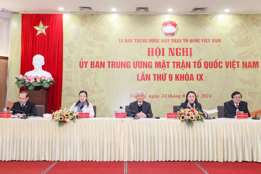 (ĐCSVN) - Ủy viên Bộ Chính trị, Thường trực Ban Bí thư, Trưởng ban Tổ chức Trung ương Trương Thị Mai cho rằng, Mặt trận cần tiếp tục phát huy được vai trò của từng thành viên, tổ chức, thành viên là cá nhân tiêu biểu trong Ủy ban Trung ương Mặt trận Tổ quốc Việt Nam và thực sự tạo được hình ảnh của một liên minh chính trị, liên hiệp tự nguyện dưới sự lãnh đạo của Đảng.