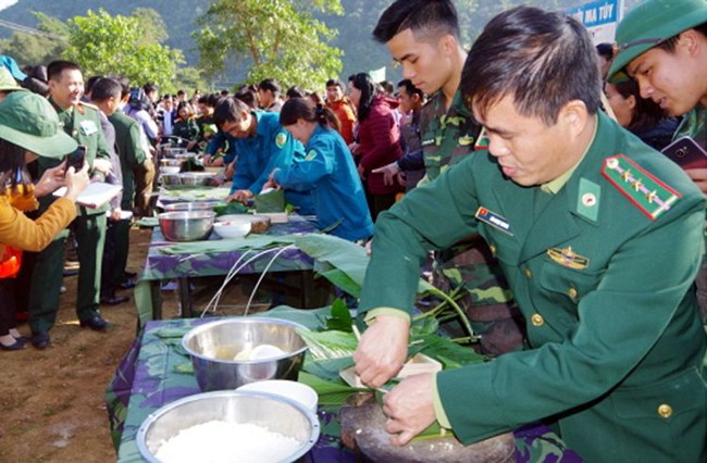  Chăm lo Tết cho đồng bào vùng biên 