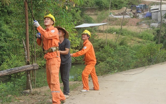  Lạng Sơn đưa điện về vùng biên 