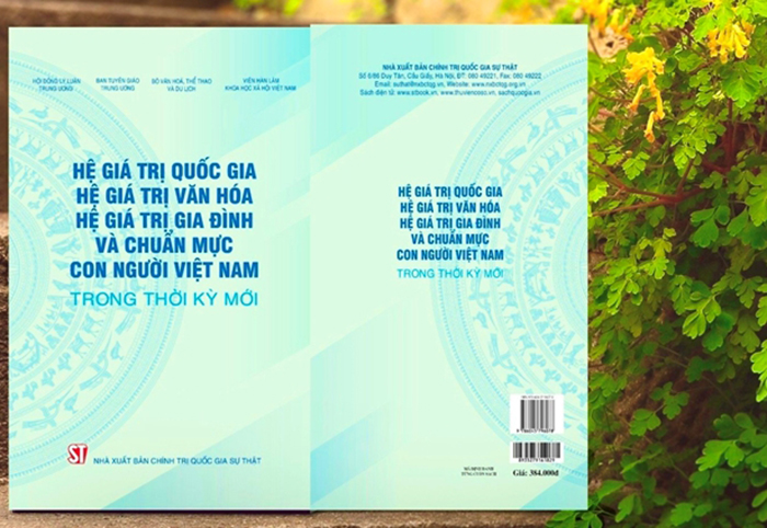 (ĐCSVN) - Cuốn sách “Hệ giá trị quốc gia, hệ giá trị văn hóa, hệ giá trị gia đình và chuẩn mực con người Việt Nam trong thời kỳ mới” là lời khẳng định việc nghiên cứu, xây dựng và triển khai thực hiện các hệ giá trị này có vai trò và ý nghĩa rất quan trọng để phát huy giá trị văn hóa và sức mạnh con người Việt Nam trong xây dựng và bảo vệ Tổ quốc, phát triển đất nước phồn vinh, hạnh phúc trong giai đoạn tới.