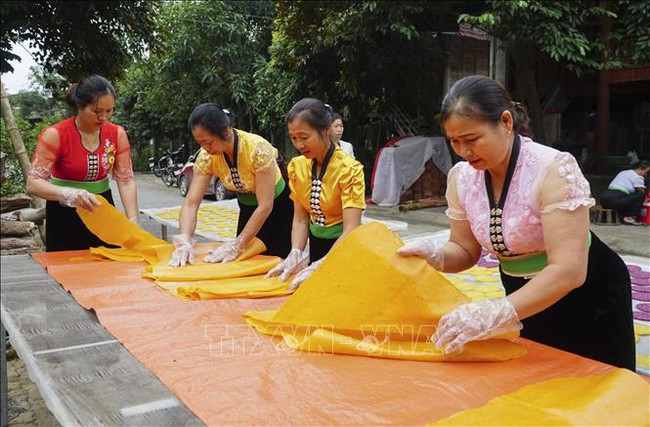 (ĐCSVN) - Bộ Văn hóa, Thể thao và Du lịch vừa ban hành các Quyết định về việc công bố Danh mục di sản văn hóa phi vật thể quốc gia.