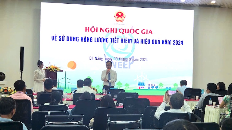 (ĐCSVN) – Sáng 19/9, tại Đà Nẵng, Bộ Công Thương tổ chức Hội nghị quốc gia về sử dụng năng lượng tiết kiệm và hiệu quả năm 2024. Hội nghị tập trung đánh giá kết quả thực hiện Chương trình quốc gia về sử dụng năng lượng tiết kiệm và hiệu quả đến năm 2024, định hướng và đẩy mạnh các hoạt động thuộc Chương trình năm 2025 và những năm tiếp theo.