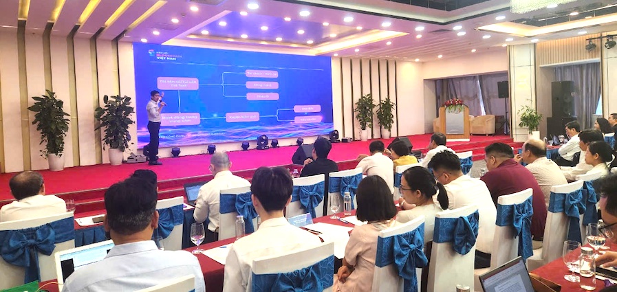 (ĐCSVN) - Chiều 28/8, tại thành phố Đà Nẵng, Hiệp hội Blockchain Việt Nam tổ chức Hội thảo góp ý xây dựng Khung pháp lý tài sản số lần 7 với chủ đề: “Vai trò của Cộng đồng trong giám sát tuân thủ quy định pháp lý”.