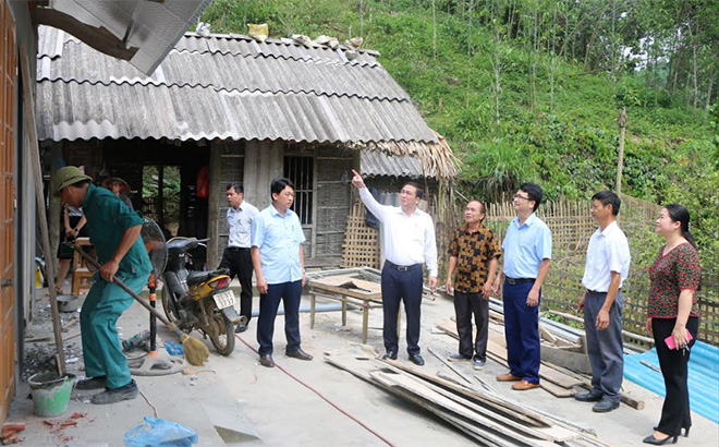 (ĐCSVN) - Thành phố Hồ Chí Minh phấn đấu đến hết năm 2025, xóa bỏ hoàn toàn nhà tạm, nhà dột nát cho hộ nghèo, hộ cận nghèo và người có công gặp khó khăn về nhà ở, nhà xuống cấp cần được sửa chữa, xây mới. 