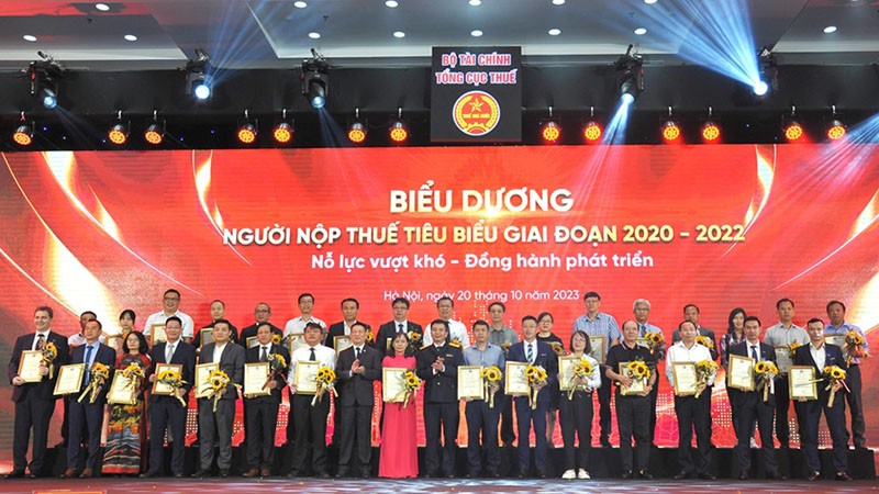  Tôn vinh 138 người nộp thuế tiêu biểu giai đoạn 2020-2022 