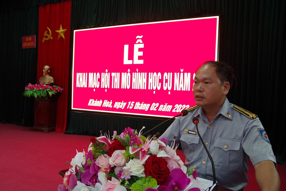 (ĐCSVN) - Hội thi mô hình học cụ, phim huấn luyện năm 2023 của Chi đội Kiểm ngư số 4 tập trung vào công tác chuẩn bị mô hình học cụ, các thiết bị mô phỏng huấn luyện, phim huấn luyện, giáo án, sổ sách, văn kiện phục vụ công tác huấn luyện. Tham gia Hội thi có 50 mô hình học cụ huấn luyện các loại, 04 phim huấn luyện của các cơ quan, đơn vị trong toàn Chi đội.