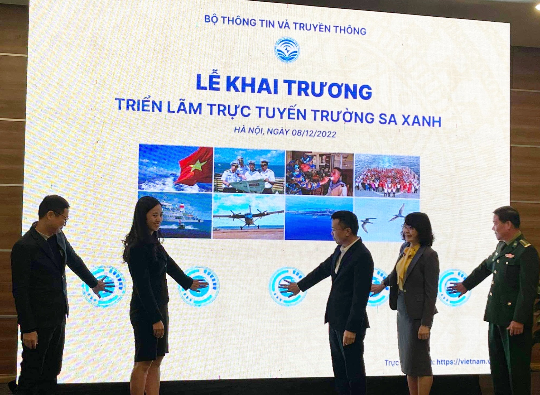 (ĐCSVN) – Triển lãm trực tuyến “Trường Sa Xanh” là một sản phẩm truyền thông đa phương tiện, tích hợp  các nguồn tư liệu phong phú, sinh động về biển, đảo Việt Nam, góp phần khẳng định chủ quyền Việt Nam trên không gian số.