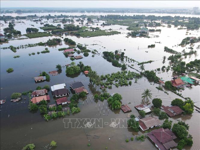 (ĐCSVN) - Được tin một số tỉnh, thành phố của Lào đang bị ngập lụt, sạt lở do mưa lũ kéo dài trong những ngày qua, gây thiệt hại về người và tài sản, ngày 19/9, Tổng Bí thư, Chủ tịch nước Tô Lâm, Thủ tướng Chính phủ Phạm Minh Chính và Chủ tịch Quốc hội Trần Thanh Mẫn đã đồng gửi điện thăm hỏi đến Tổng Bí thư, Chủ tịch nước Thongloun Sisoulith, Thủ tướng Sonexay Siphandone và Chủ tịch Quốc hội Saysomphone Phomvihane.