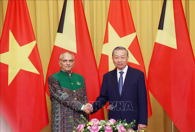 (ĐCSVN) - Chiều tối 3/8, Tổng thống Timor-Leste Jose Ramos-Horta và Đoàn đại biểu cấp cao cấp cao Timor-Leste đã rời Hà Nội, kết thúc tốt đẹp chuyến thăm cấp Nhà nước tới Việt Nam, từ ngày từ ngày 31/7-3/8/2024, theo lời mời của Chủ tịch nước Tô Lâm.