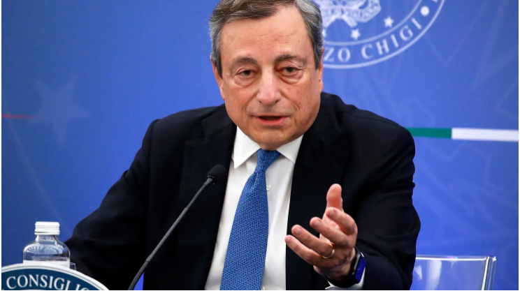 (ĐCSVN) - Cựu Chủ tịch Ngân hàng Trung ương châu Âu (ECB) Mario Draghi nhấn mạnh, Liên minh châu Âu (EU) cần một khoản đầu tư khổng lồ, trị giá 800 tỷ euro mỗi năm để vực dậy nền kinh tế đang phải đối mặt với tình trạng suy giảm nghiêm trọng.