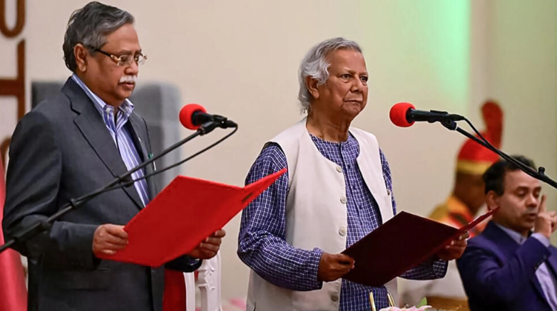 (ĐCSVN) – Ông Muhammad Yunus – chủ nhân Giải Nobel Hòa bình năm 2006 -  đã tuyên thệ nhậm chức người đứng đầu Chính phủ lâm thời Bangladesh vào tối 8/8 (giờ địa phương).