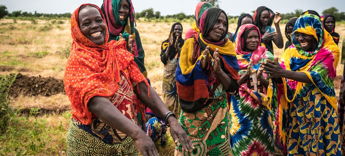 (ĐCSVN) – Cơ quan Liên hợp quốc vì Bình đẳng giới và Trao quyền cho Phụ nữ (UN Women), ngày 7/3, đã nhấn mạnh tầm quan trọng của việc đầu tư cho phụ nữ nhằm thúc đẩy tăng trưởng kinh tế và mang lại công bằng xã hội.