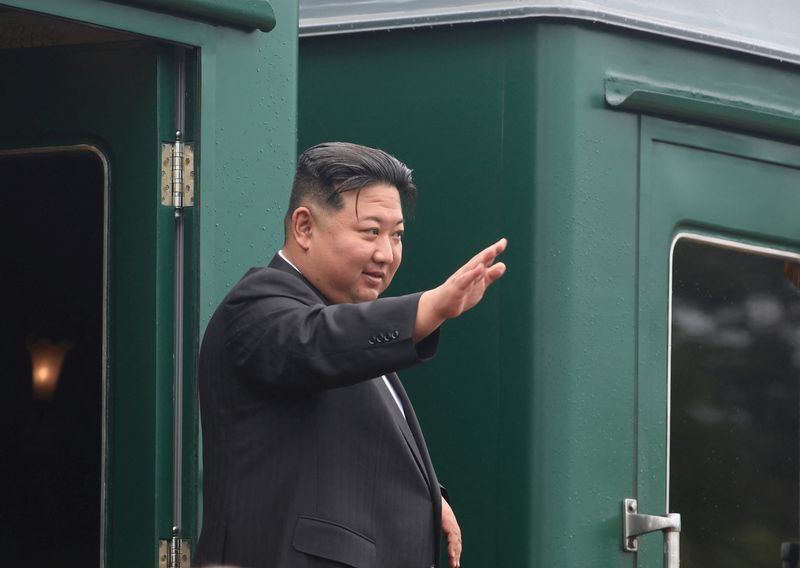 (ĐCSVN) – Ngày 18/9, truyền thông nhà nước Triều Tiên đưa tin, nhà lãnh đạo Triều Tiên Kim Jong-un đã rời thành phố Vladivostok ở vùng Viễn Đông khi kết thúc “thành công” chuyến thăm Nga, mở ra một “chương mới” trong quan hệ song phương giữa hai nước.