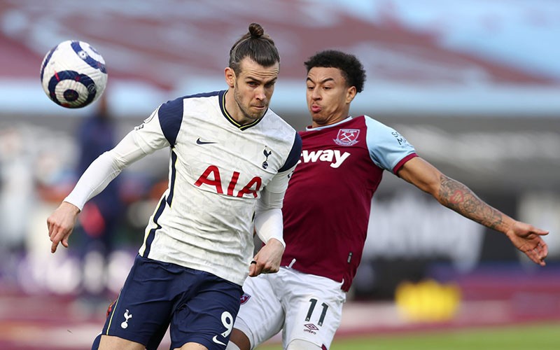 NDO -  Tối 21-2, các cầu thủ West Ham chơi cực kỳ hưng phấn và tự tin, đánh bại Tottenham 2-1 trên sân nhà. Sau vòng 25, West Ham đã đoạt vị trí thứ tư của Chelsea.