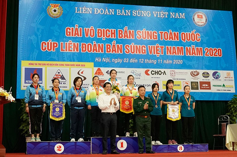 NDO -  Sáng 6-11, Liên đoàn bắn súng Việt Nam và Tổng cục Thể dục-Thể thao đã tổ chức lễ khai mạc Khai mạc Giải bắn súng toàn quốc - Cúp Liên đoàn bắn súng Việt Nam 2020 tại Trung tâm Huấn luyện thể thao quốc gia Hà Nội. 