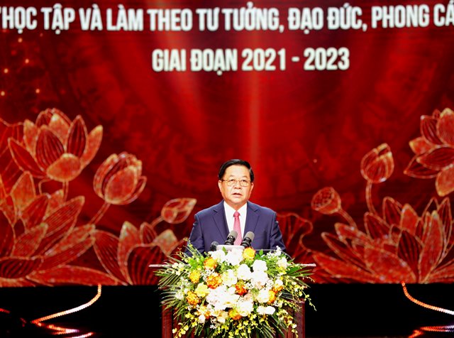 (ĐCSVN)- Tối ngày 9/9/2023, tại Hà Nội, Ban Tuyên giáo Trung ương phối hợp với các đơn vị chức năng tổ chức Lễ trao Giải thưởng sáng tác, quảng bá tác phẩm văn học, nghệ thuật, báo chí về chủ đề “Học tập và làm theo tư tưởng, đạo đức, phong cách Hồ Chí Minh” giai đoạn 2021 – 2023. Đồng chí Nguyễn Trọng Nghĩa, Bí thư Trung ương Đảng, Trưởng Ban Tuyên giáo Trung ương dự và có bài phát biểu chỉ đạo quan trọng. Báo điện tử Đảng Cộng sản Việt Nam xin giới thiệu toàn văn bài phát biểu này.