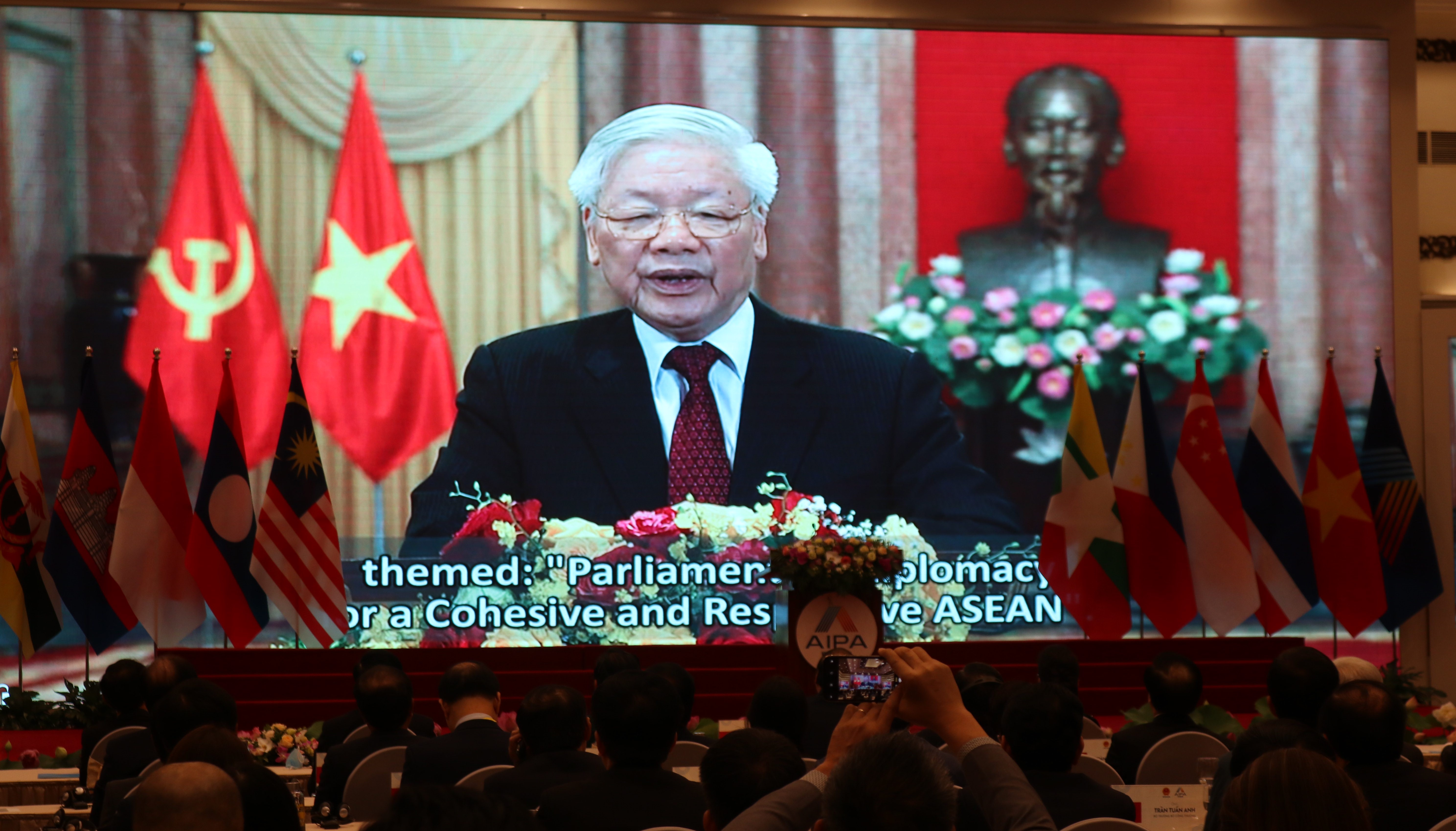 (ĐCSVN) - Sáng 8/9, Đại Hội đồng Liên nghị viện ASEAN (AIPA 41) với chủ đề: “Ngoại giao nghị viện vì Cộng đồng ASEAN gắn kết và chủ động thích ứng” đã khai mạc trọng thể. Báo Điện tử Đảng Cộng sản Việt Nam trân trọng giới thiệu bài phát biểu trực tuyến của Tổng Bí thư, Chủ tịch nước Nguyễn Phú Trọng tại Lễ khai mạc.