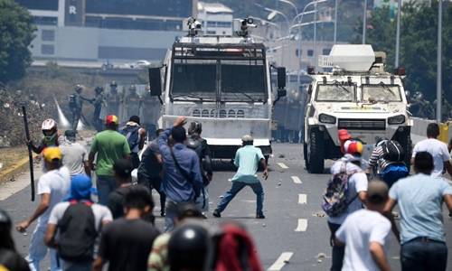 (ĐCSVN) - Đảo chính bất thành tại Venezuela, Triều Tiên thử nghiệm vũ khí, Hoàng Thái tử Naruhito lên ngôi Hoàng đế Nhật Bản, Nhà vua Thái Lan Maha Vajiralongkorn chính thức lên ngôi, Thủ tướng Anh thay Bộ trưởng Quốc phòng… Đó là một số tin tức quốc tế được dư luận quan tâm trong tuần qua.