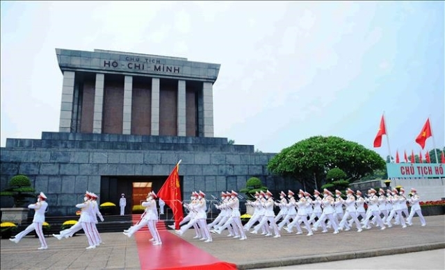 (ĐCSVN) - Thắng lợi vĩ đại của Cách mạng Tháng Tám năm 1945 cùng với thắng lợi của cuộc kháng chiến chống thực dân Pháp năm 1954 và đế quốc Mỹ xâm lược Việt Nam năm 1975 do Đảng ta đã lãnh đạo Nhân dân ta thực hiện là những mốc son chói lọi nhất trong lịch sử dân tộc, mang tầm vóc quốc tế và có tính thời đại sâu sắc.