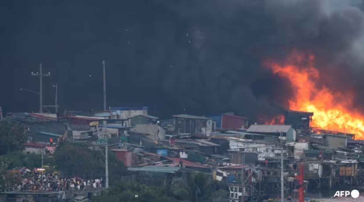 (ĐCSVN) - Cháy lớn thiêu rụi khoảng 1.000 ngôi nhà ở khu ổ chuột Philippines; châu Âu đối mặt với cuộc khủng hoảng khí đốt mới; triệt phá đường dây nhập lậu, tiêu thụ hàng nghìn tấn “khí cười” là những tin tức đáng chú ý trong ngày 24/11.