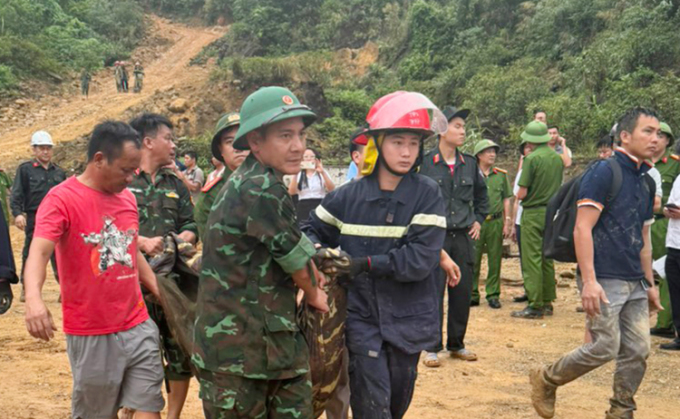 (ĐCSVN) - Hà Tĩnh: Lở núi khiến 3 công nhân tử vong; Bí thư vắng mặt, Thành ủy Đà Lạt có người phụ trách; Bắt phó giám đốc trung tâm đăng kiểm lớn nhất Đồng Nai; Gần 80 người chết do lũ lụt tại Brazil… là một số tin trong nước và thế giới đáng chú ý hôm nay 06/5.