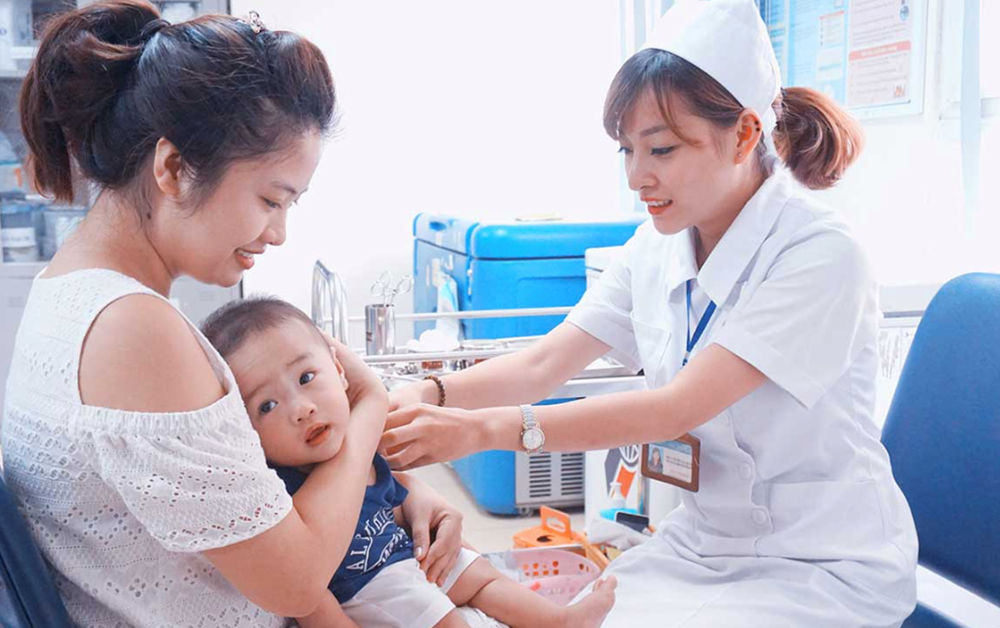 (ĐCSVN) - Cả nước hết sạch vaccine 5 trong 1; Triệt phá hai đường dây mua bán, vận chuyển trái phép chất ma túy số lượng lớn; Thái Lan phạt nặng huấn luyện viên và cầu thủ xô xát Indonesia... là những tin đáng chú ý trong ngày hôm nay (23/5).