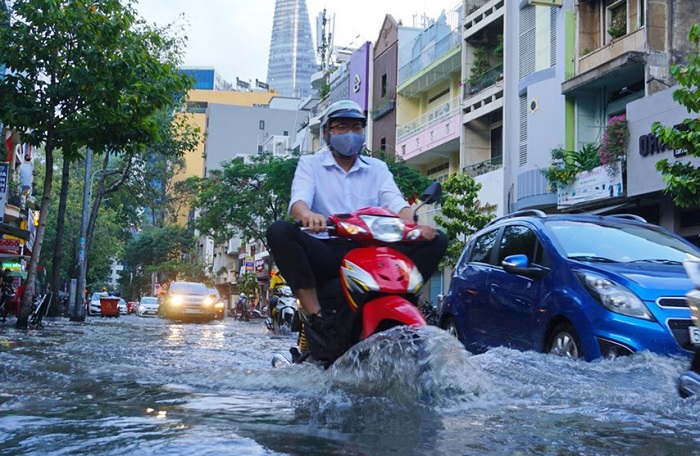 (ĐCSVN) - Triều cường ở TP Hồ Chí Minh có thể đạt 1,75 m; Bộ Công an đề nghị Thanh Hóa cung cấp hồ sơ phục vụ điều tra các “chuyến bay giải cứu”; Bộ trưởng Quốc phòng Nga và Pháp điện đàm về tình hình Ukraine… là những tin đáng chú ý trong ngày hôm nay, 23/10.