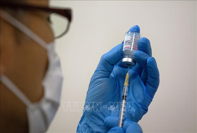 ​(ĐCSVN) - Bộ Y tế hướng dẫn liều dùng vaccine Moderna cho mũi tiêm bổ sung và nhắc lại; đình chỉ công tác 4 cán bộ Cục Lãnh sự để điều tra về tội “Nhận hối lộ”; ngày đầu tiên của kỳ nghỉ Tết Nhâm Dần, 13 người chết vì tai nạn giao thông; số ca mắc mới COVID-19 trong ngày tại Nga lần đầu vượt 100.000 ca…là một số tin tức đáng chú ý trong ngày 29/1.