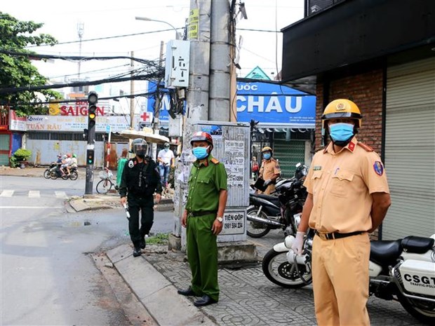 (ĐCSVN) - Bác thông tin đóng cửa Thành phố Hồ Chí Minh từ 15/7; Hà Nội xét nghiệm sàng lọc người có nguy cơ mắc SARS-CoV-2; Việt Nam được tạo điều kiện đá sân nhà tại vòng loại World Cup... là những tin nóng trong ngày 14/7.