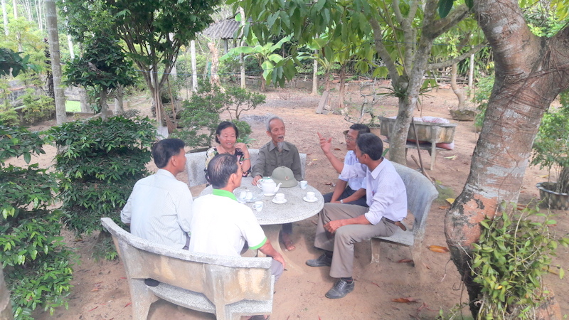 (ĐCSVN) - Làng Gia Hội, xã Bình Thanh Đông, huyện Bình Sơn, Quảng Ngãi được nhiều người xem là “làng đỏ” hay làng liệt sỹ bởi cả làng chỉ có 56 nóc nhà nhưng đã có đến 48 liệt sĩ và 13 mẹ được phong tặng danh hiệu Bà mẹ Việt Nam anh hùng. Đây cũng là ngôi làng có nhiều liệt sỹ và mẹ Việt Nam anh hùng nhất tỉnh Quảng Ngãi.