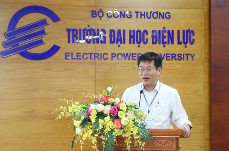 (ĐCSVN) - Đây là lần đầu tiên hội nghị về công nghệ thông tin quy mô cấp khoa dành cho sinh viên khoa công nghệ thông tin của Đai học Điện lực (EPU) được tổ chức với sự tham gia của một số trường đại học kỹ thuật, công nghệ hàng đầu tại Hà Nội.