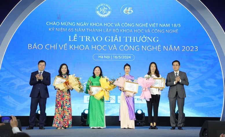 (ĐCSVN) - Được sự đồng ý của Bộ Khoa học và Công nghệ (KH&CN), Trung tâm Nghiên cứu và Phát triển truyền thông KH&CN (Cơ quan thường trực Giải thưởng báo chí về KH&CN) bắt đầu tổ chức tiếp nhận các tác phẩm tham dự Giải thưởng báo chí về KH&CN năm 2024.