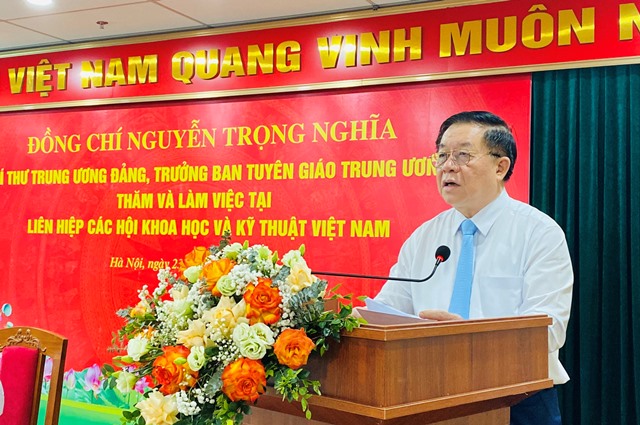 (ĐCSVN) - Đồng chí Nguyễn Trọng Nghĩa, Bí thư Trung ương Đảng, Trưởng Ban Tuyên giáo Trung ương đề nghị tiếp tục đổi mới mạnh mẽ nội dung, phương thức hoạt động của Liên hiệp các Hội Khoa học và Kỹ thuật Việt Nam và các hội thành viên.