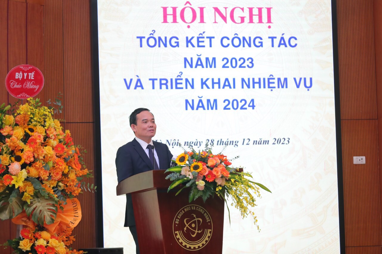 (ĐCSVN) – Phó Thủ tướng Trần Lưu Quang nhấn mạnh, cần có chính sách phù hợp, đặc thù để phát triển lĩnh vực khoa học công nghệ và đổi mới sáng tạo; đồng thời thúc đẩy nghiên cứu, ứng dụng KH&CN,…