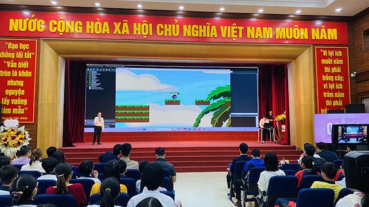 (ĐCSVN) - Cuộc thi Thử thách công dân số -  Xproject 2023 là sân chơi bổ ích cho học sinh trung học cơ sở, tạo điều kiện gặp gỡ, giao lưu, tăng cường hiểu biết về công nghệ cho các em từ đó, khích lệ động viên phong trào nghiên cứu công nghệ cho học sinh trên địa bàn thành phố Hà Nội. 