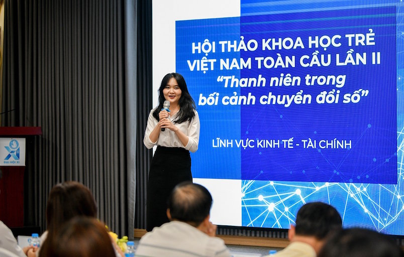 (ĐCSVN) - Qua 6 tháng phát động, hội thảo Khoa học trẻ Việt Nam toàn cầu lần thứ II đã thu hút sự quan tâm của đông đảo sinh viên, giảng viên trẻ, nghiên cứu sinh đến từ 16 tỉnh, thành phố và 5 quốc gia trên thế giới, với 431 đề tài thuộc nhiều lĩnh vực khác nhau, nhiều đề tài có tính ứng dụng cao.