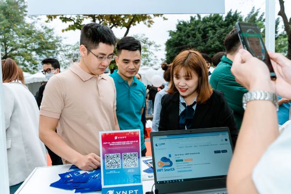 (ĐCSVN) - Tham gia giải thưởng quốc tế về kinh doanh và tiếp thị khách hàng Globee năm nay VNPT đạt 3 giải vàng và 1 giải đồng cho các dịch vụ CNTT hữu ích dành cho người dùng đã khẳng định chất lượng quốc tế của các sản phẩm Việt.