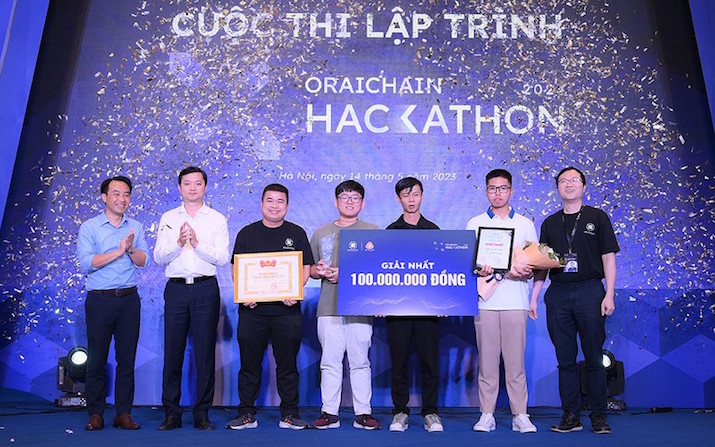 (ĐCSVN) -  Cuộc thi lập trình Oraichain Hackathon nhằm cổ vũ phong trào sáng tạo, ứng dụng, phát triển thành tựu khoa học, công nghệ cũng như đồng hành, hỗ trợ tinh thần khởi nghiệp, lập nghiệp trong đoàn viên, thanh niên.